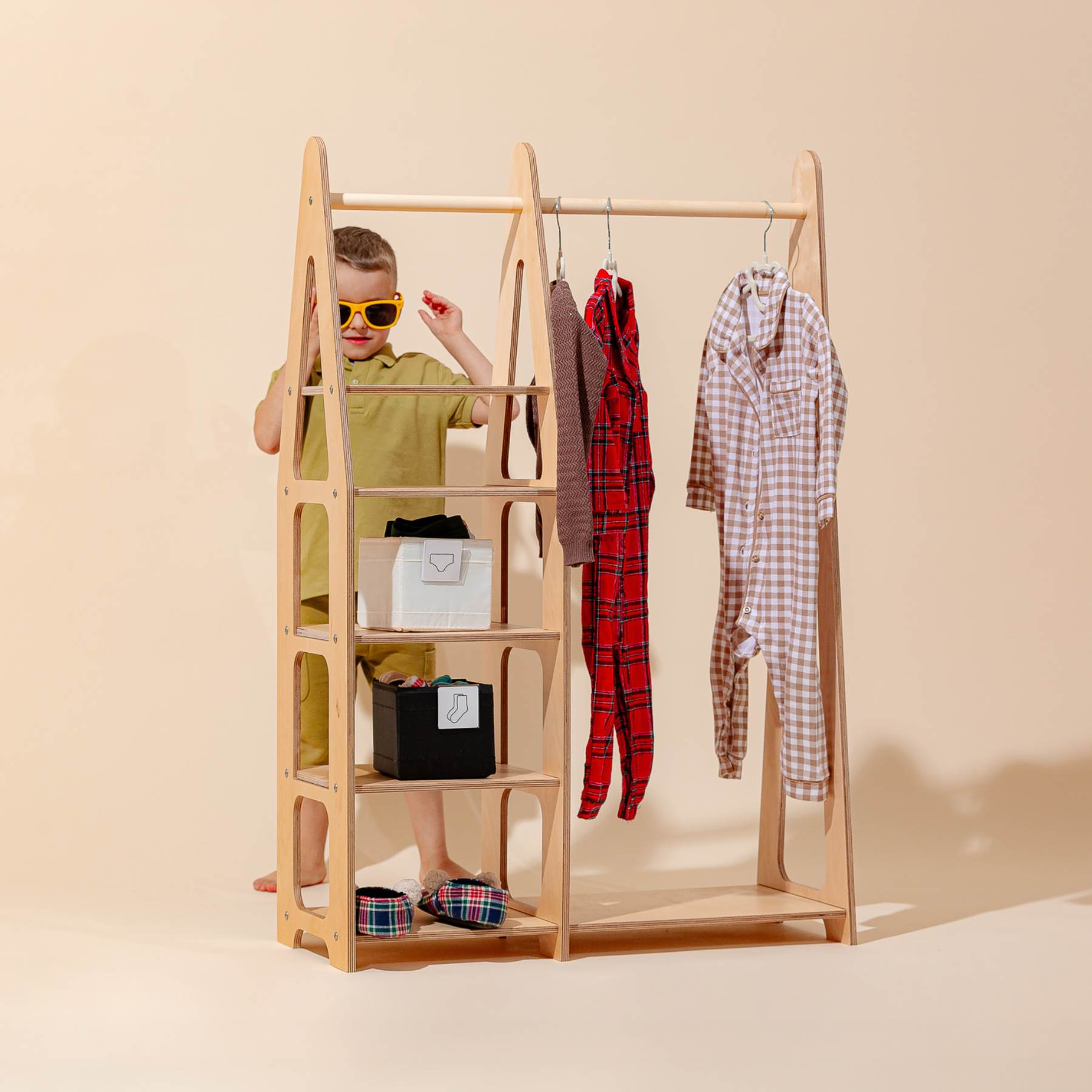 Clothing Rack with shelves on the side - Duck Woodworks
