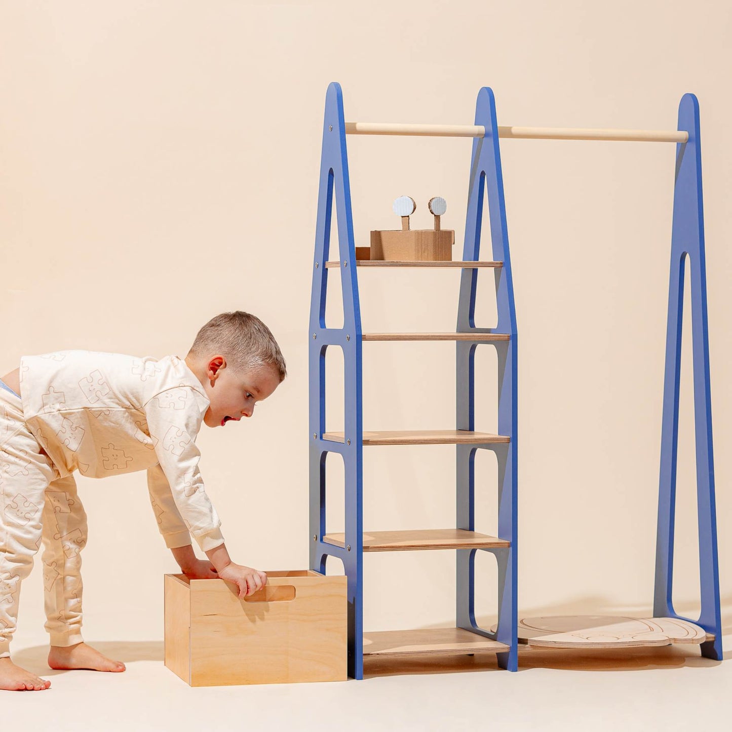 Clothing Rack with shelves on the side - Duck Woodworks
