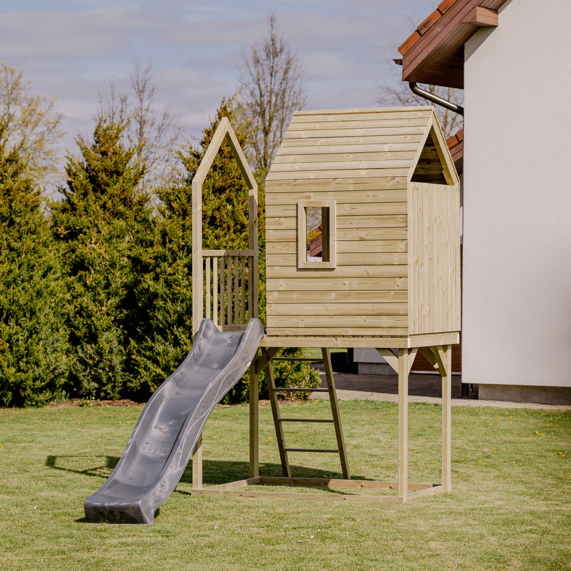 XL Duck House With A Slide - Duck Woodworks