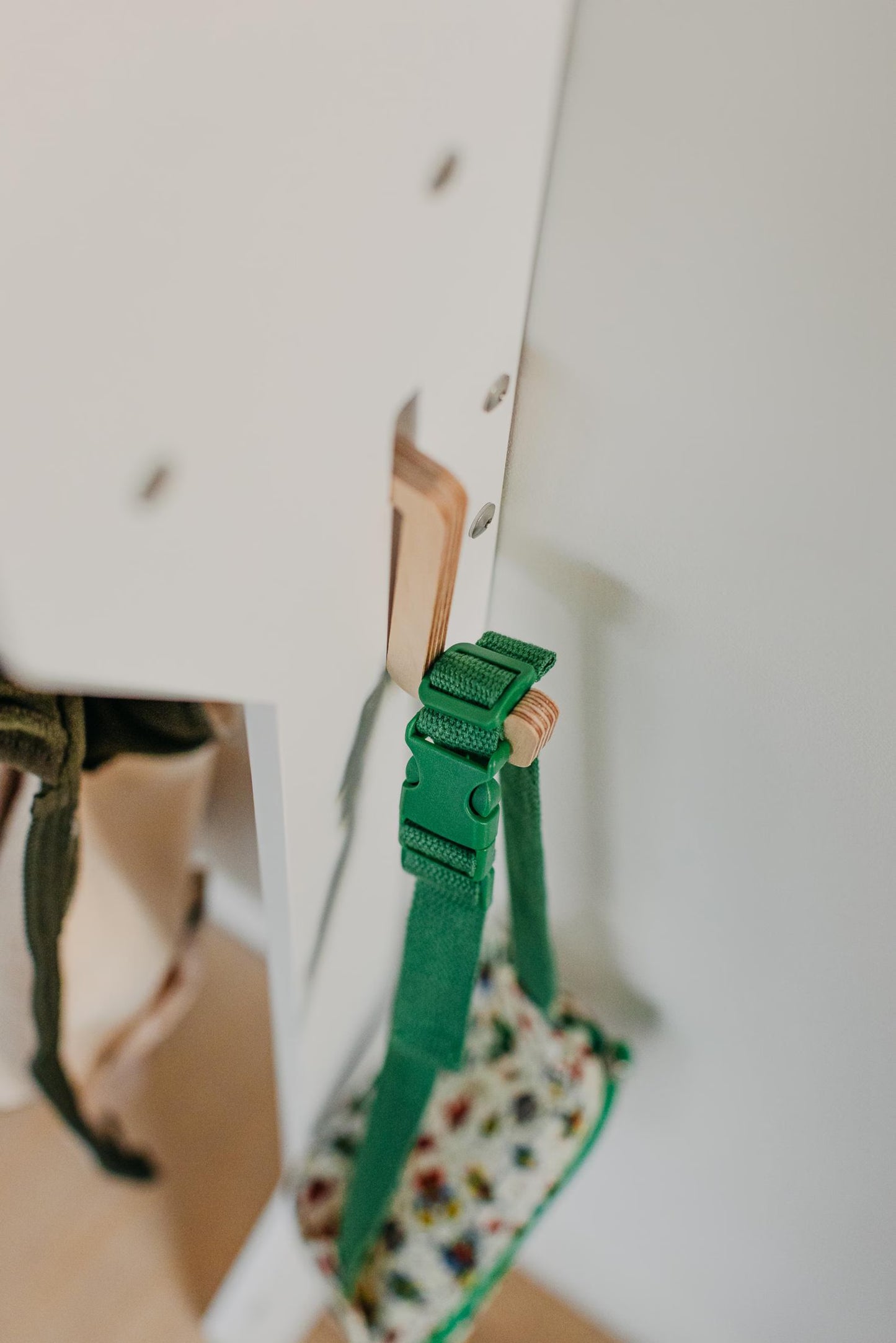 Armoire de rangement pour vêtements d'extérieur d'enfants – Structure robuste en bois