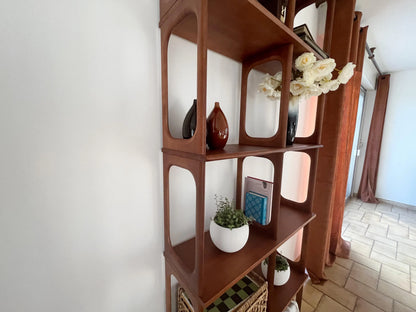 Mid-Century modern shelf |Illuminator