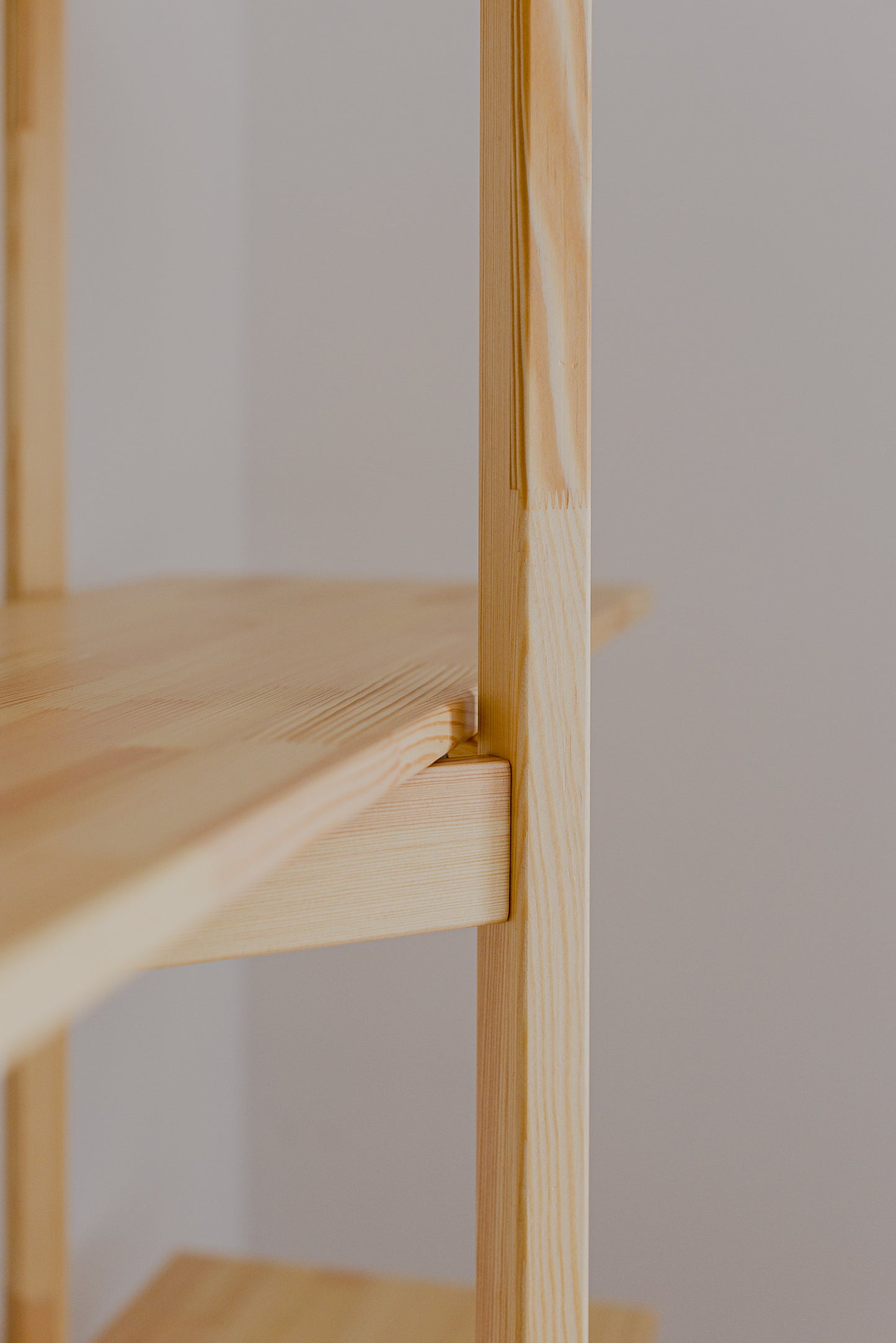 Bibliothèque moderne du milieu du siècle