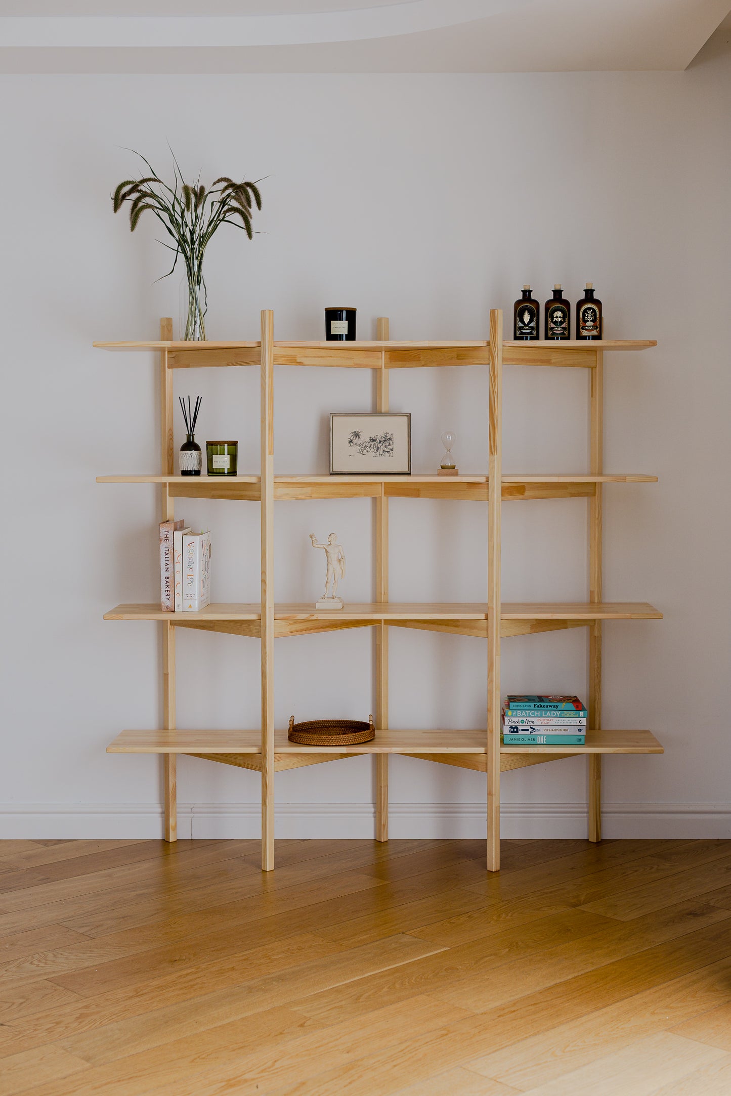 Bibliothèque moderne du milieu du siècle