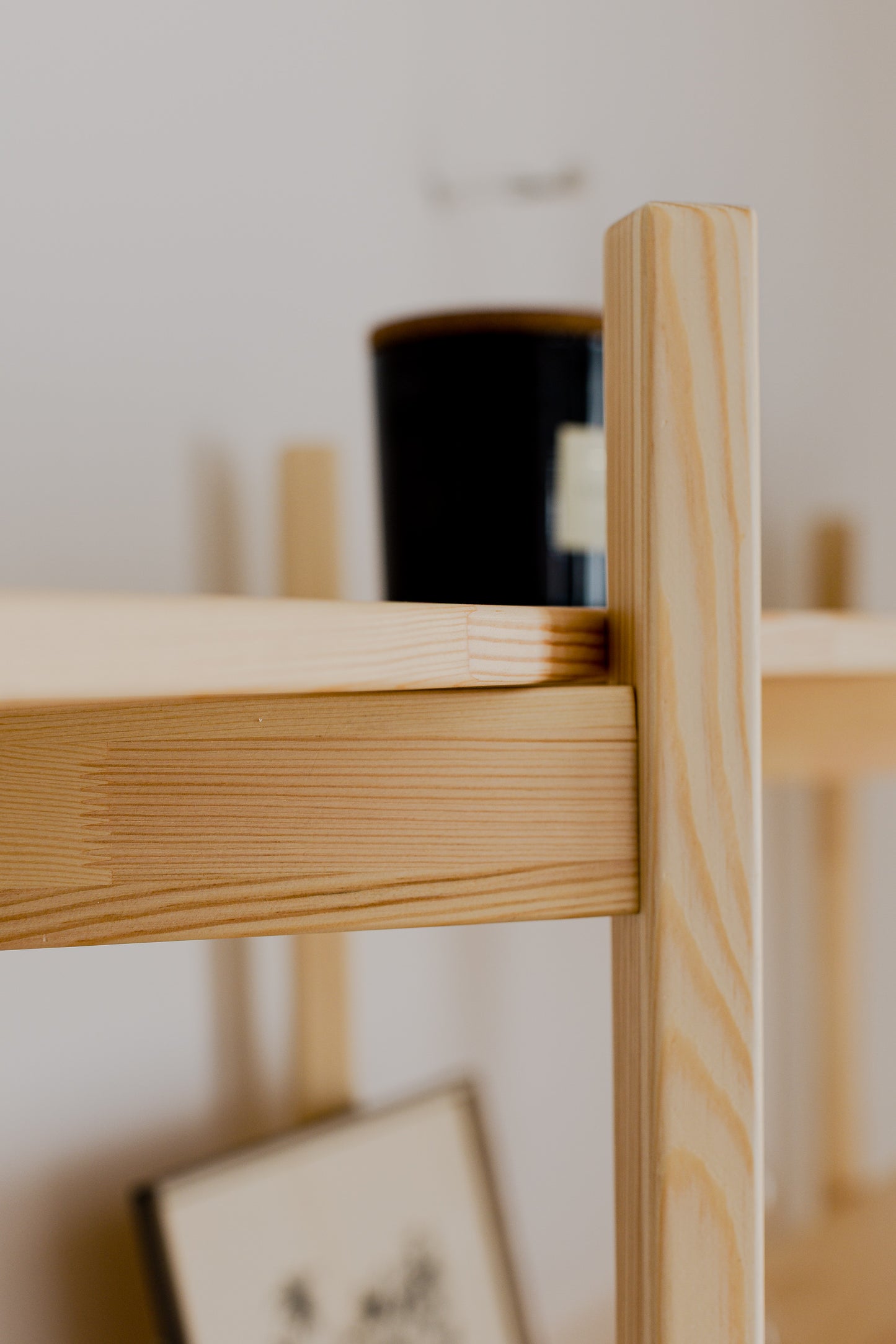 Bibliothèque moderne du milieu du siècle